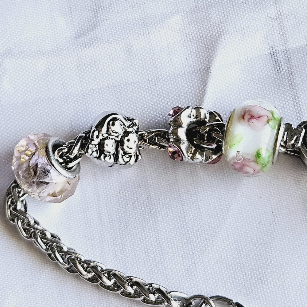 BEAUTIFUL CHARM BRACELET - Picture 7 of 8